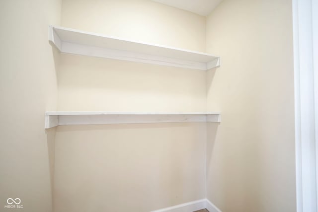 room details featuring baseboards