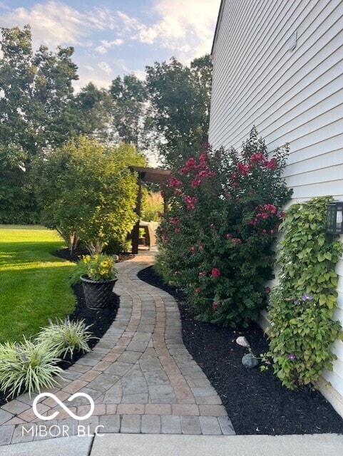 11648 Stickney Ct, Fishers, IN 46037 - view of green lawn