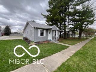517 Dicks St, Lebanon, IN 46052 - bungalow-style home with a front lawn