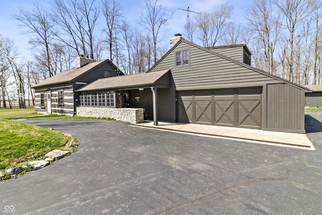 2790 W 50th St, Marion, IN 46953 - garage with driveway