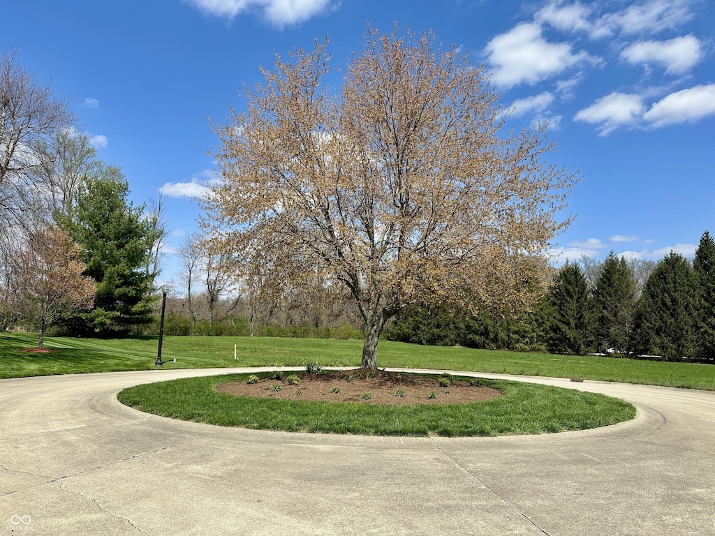 287 Kensington Ct, Terre Haute, IN 47803