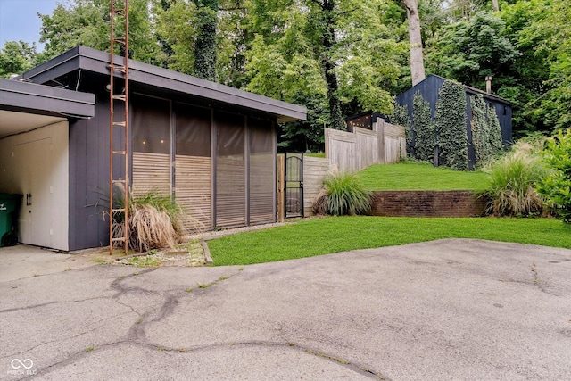 701 Hawthorn Rd, New Castle, IN 47362 - view of outbuilding