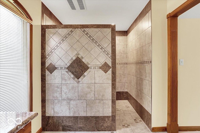 bathroom featuring visible vents