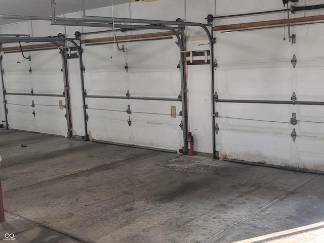 8017 Dogwood Ct, Plainfield, IN 46168 - view of garage