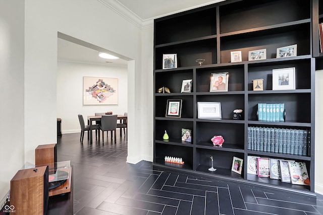detailed view of ornamental molding and baseboards