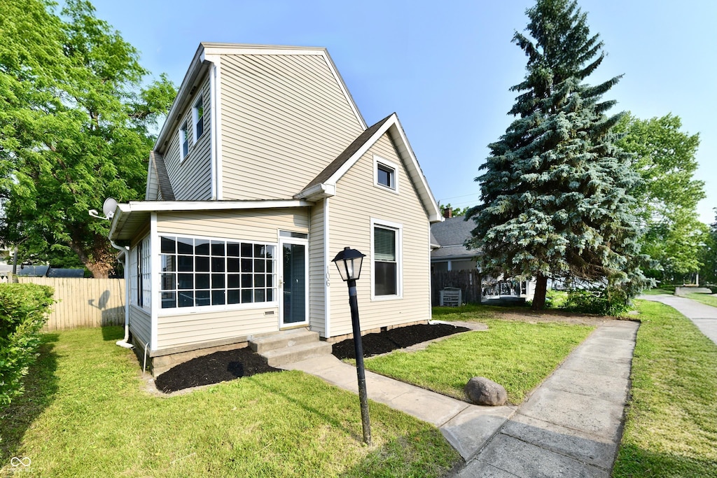 106 S Wayburn St, Indianapolis, IN 46229 - view of front facade featuring entry steps
