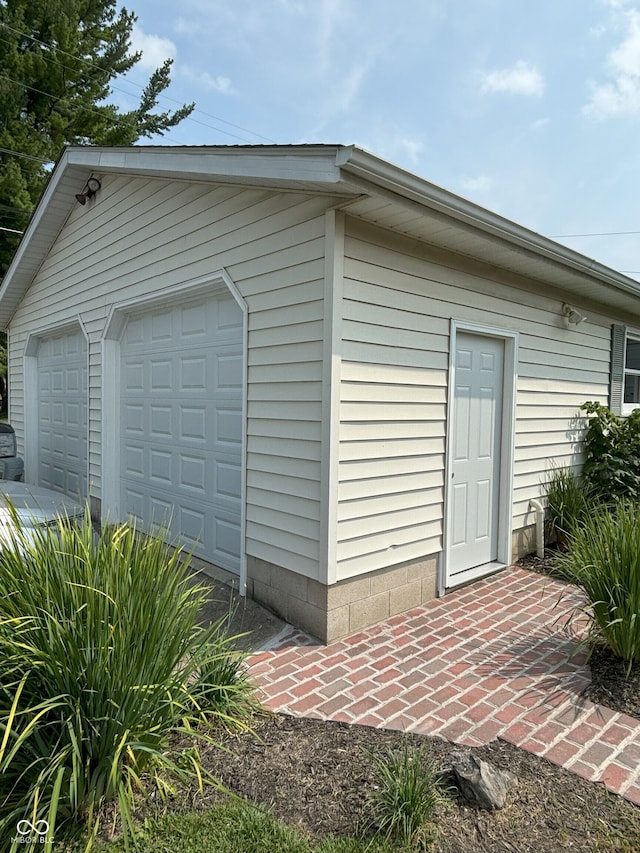 view of detached garage
