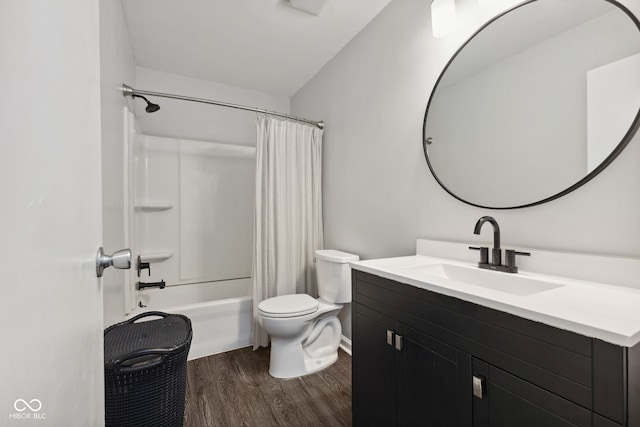 4464 Four Seasons Cir, Indianapolis, IN 46226 - bathroom featuring shower / bath combo, toilet, vanity, and wood finished floors