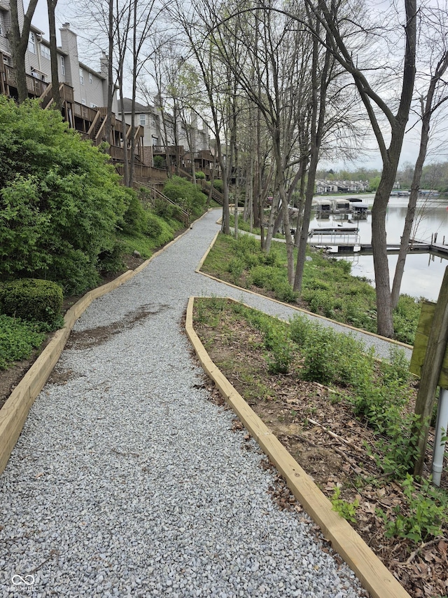 11264 Fonthill Dr, Indianapolis, IN 46236 - surrounding community with a water view