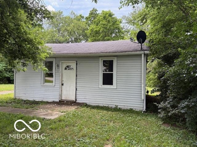 2413 N Macedonia Ave, Muncie, IN 47303 - view of front of property featuring a front lawn