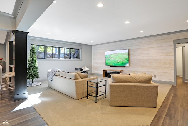 10725 Holliday Farms Blvd, Zionsville, IN 46077 - living room featuring wood finished floors, recessed lighting, and baseboards