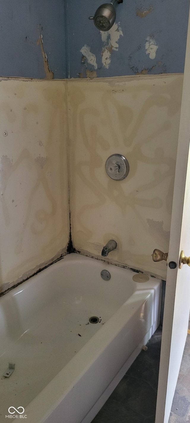 1916 E Maryland St, Indianapolis, IN 46201 - bathroom featuring a tub