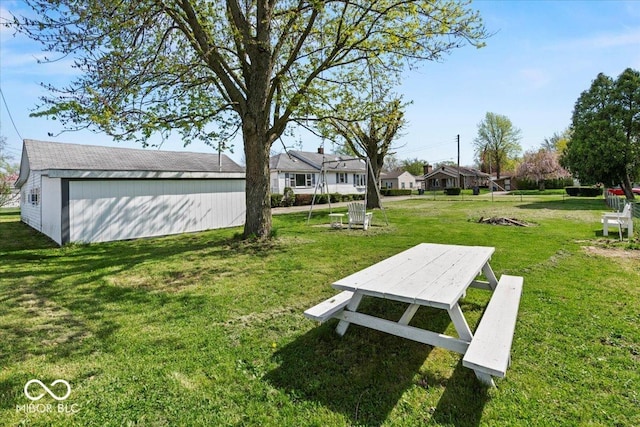 view of yard with a residential view