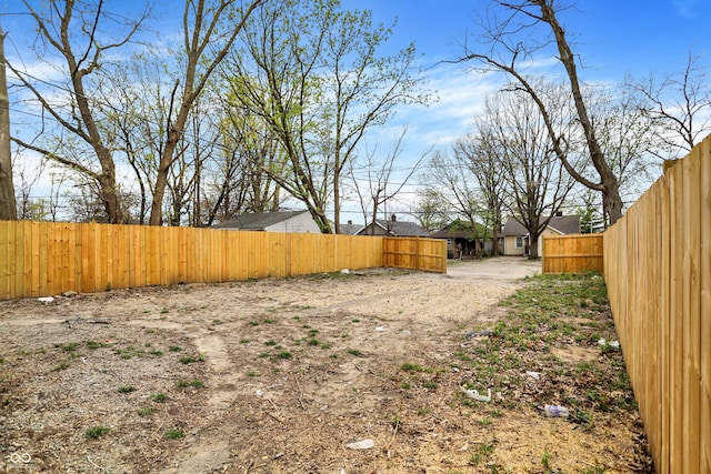 734 N Bradley Ave, Indianapolis, IN 46201 - view of yard featuring fence
