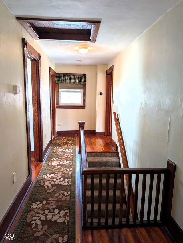 4335 River Rd, Columbus, IN 47203 - hallway featuring wood finished floors and baseboards