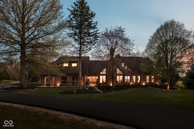 8551 E 300 S, Zionsville, IN 46077 - view of front of home with a front lawn