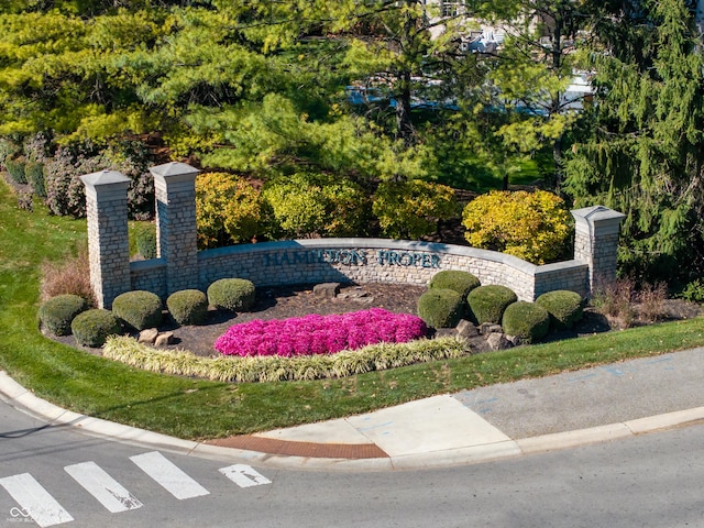 view of community / neighborhood sign