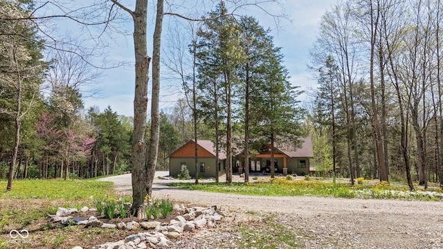 view of front of house with driveway