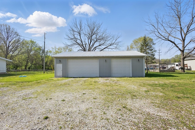 911 W Washington Ave, Shelbyville, IN 46176 - detached garage with fence