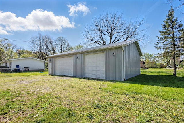 911 W Washington Ave, Shelbyville, IN 46176 - detached garage featuring fence