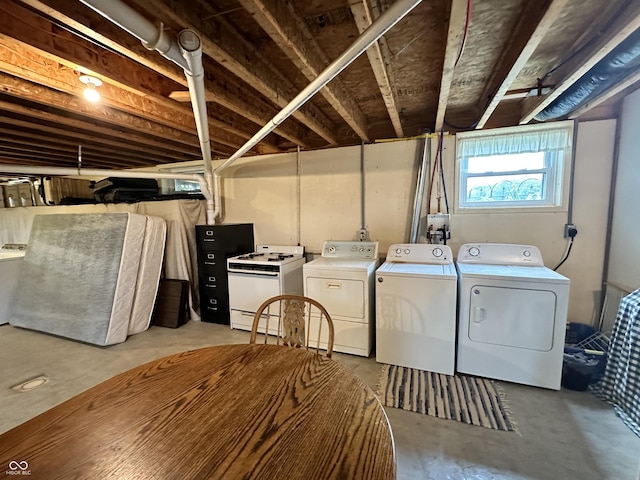 laundry area featuring laundry area and independent washer and dryer