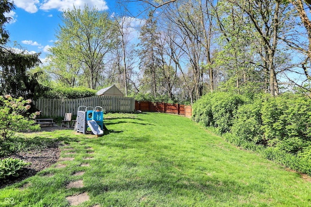 11626 Forest Dr, Carmel, IN 46033 - view of yard