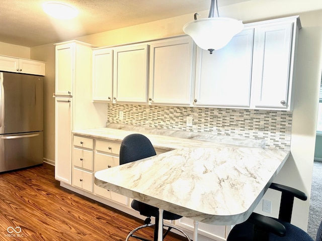 office area with dark wood-style floors