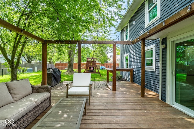 sunroom with outdoor lounge area