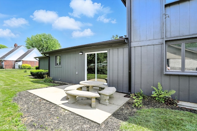 660 Sun Valley Ct, Indianapolis, IN 46217 - view of patio
