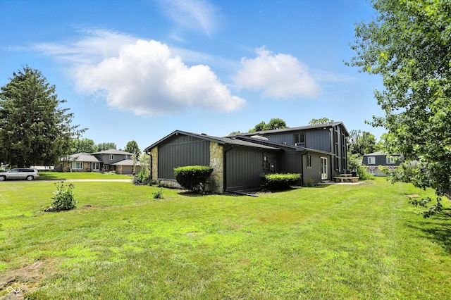 660 Sun Valley Ct, Indianapolis, IN 46217 - view of green lawn
