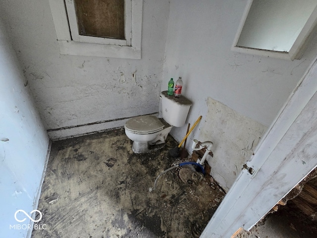 bathroom featuring toilet