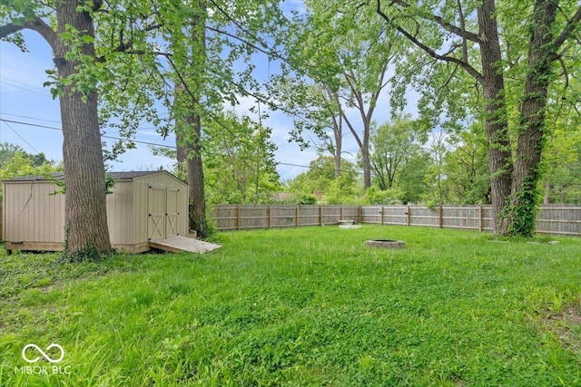 5719 Laurel Hall Dr, Indianapolis, IN 46226 - view of yard with a shed and an outbuilding