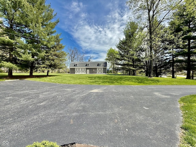 view of front of property with a front yard