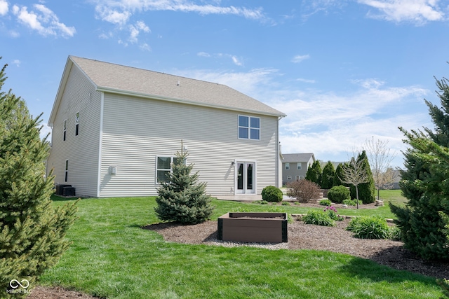 996 Denton Ct, Westfield, IN 46074 - rear view of house featuring a lawn