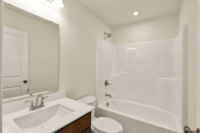 110 Maxim Ct, Cumberland, IN 46229 - bathroom featuring vanity, washtub / shower combination, and toilet