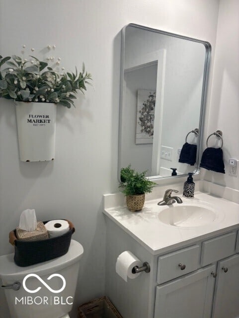 1511 Coen Ct, Columbus, IN 47201 - bathroom featuring vanity
