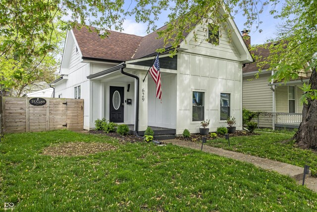 629 N Keystone Ave, Indianapolis, IN 46201 - view of front facade with a shingled roof