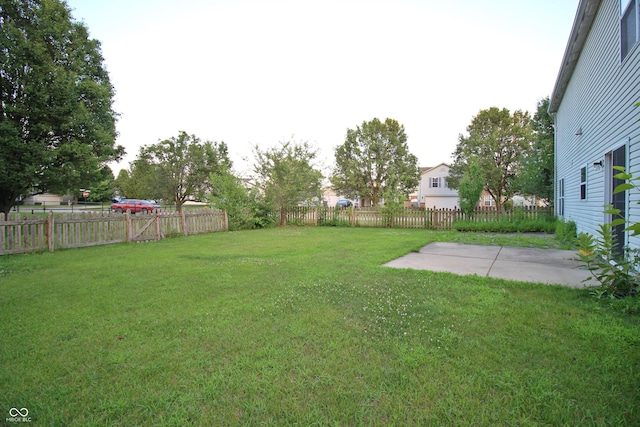 6634 Frankenberger Dr, Indianapolis, IN 46237 - fenced backyard featuring a patio