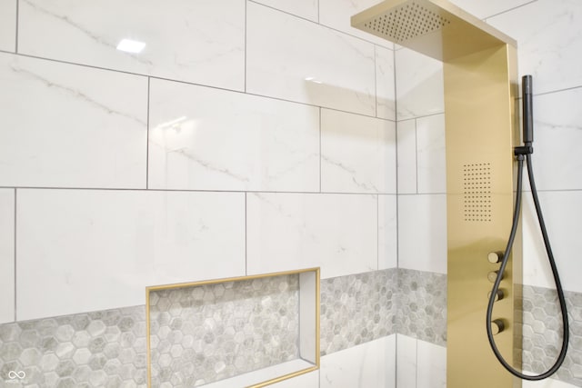 474 N Randolph St, Indianapolis, IN 46201 - interior space with tiled shower