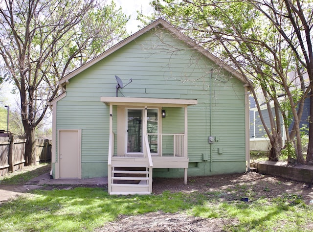 474 N Randolph St, Indianapolis, IN 46201 - back of house featuring fence