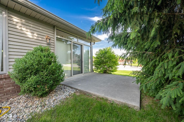476 Glenview Dr, Greencastle, IN 46135 - view of patio