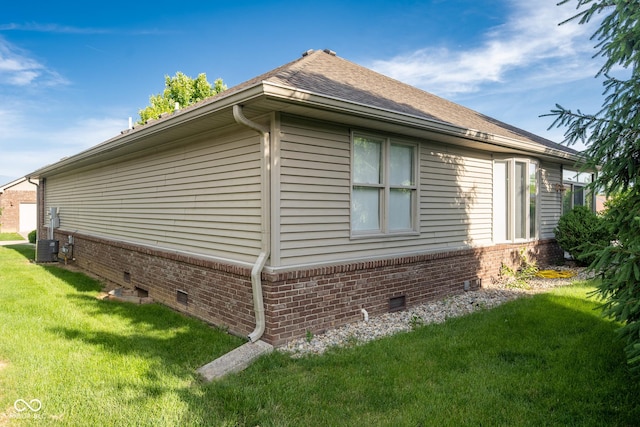 476 Glenview Dr, Greencastle, IN 46135 - view of side of property with brick siding, a lawn, roof with shingles, and crawl space