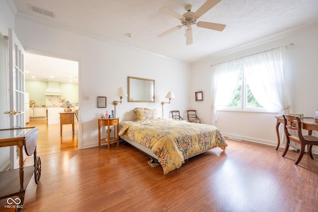 476 Glenview Dr, Greencastle, IN 46135 - bedroom featuring ornamental molding, light wood-style flooring, a ceiling fan, and recessed lighting