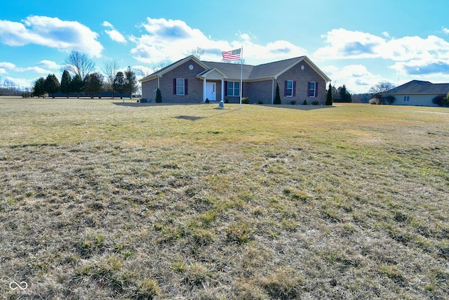 1623 W Stoneybrook Ln, Crawfordsville, IN 47933 - ranch-style house with a front yard