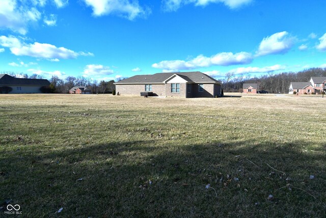 1623 W Stoneybrook Ln, Crawfordsville, IN 47933 - view of grassy yard