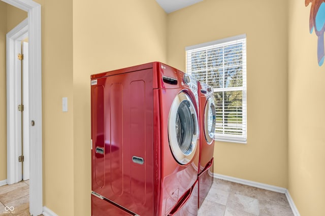 15329 Smithfield Dr, Westfield, IN 46074 - laundry area featuring independent washer and dryer, laundry area, and baseboards