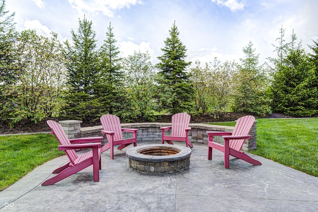 view of patio featuring an outdoor fire pit