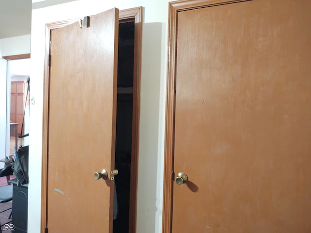 2630 Wedgewood Dr, Columbus, IN 47203 - view of closet