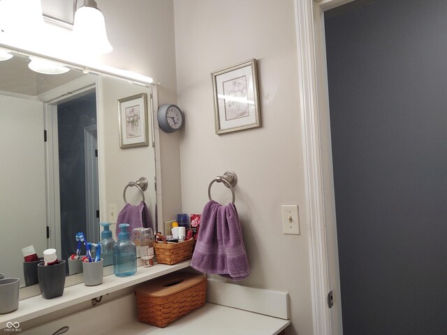 2630 Wedgewood Dr, Columbus, IN 47203 - view of bathroom