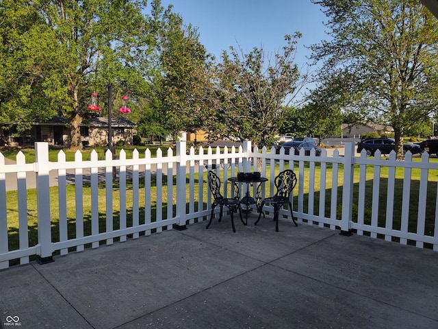 2630 Wedgewood Dr, Columbus, IN 47203 - view of patio featuring fence
